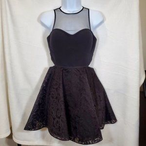 Sleeveless Midfriff Cutout Dress with Lace detail, Black, Size 2